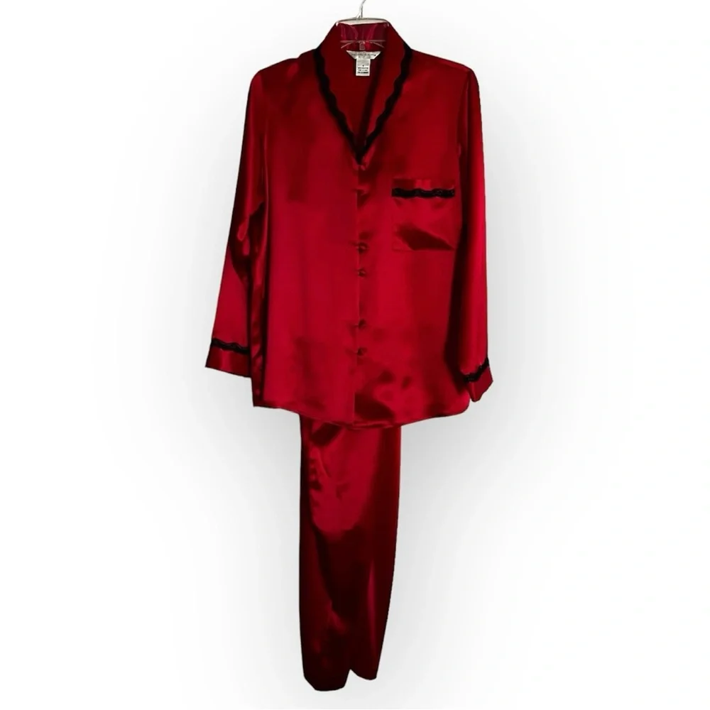 Private Luxuries 2 Piece Long-Sleeve Red Satin Pajama Set Perfect Condition NWOT - Picture 13 of 16